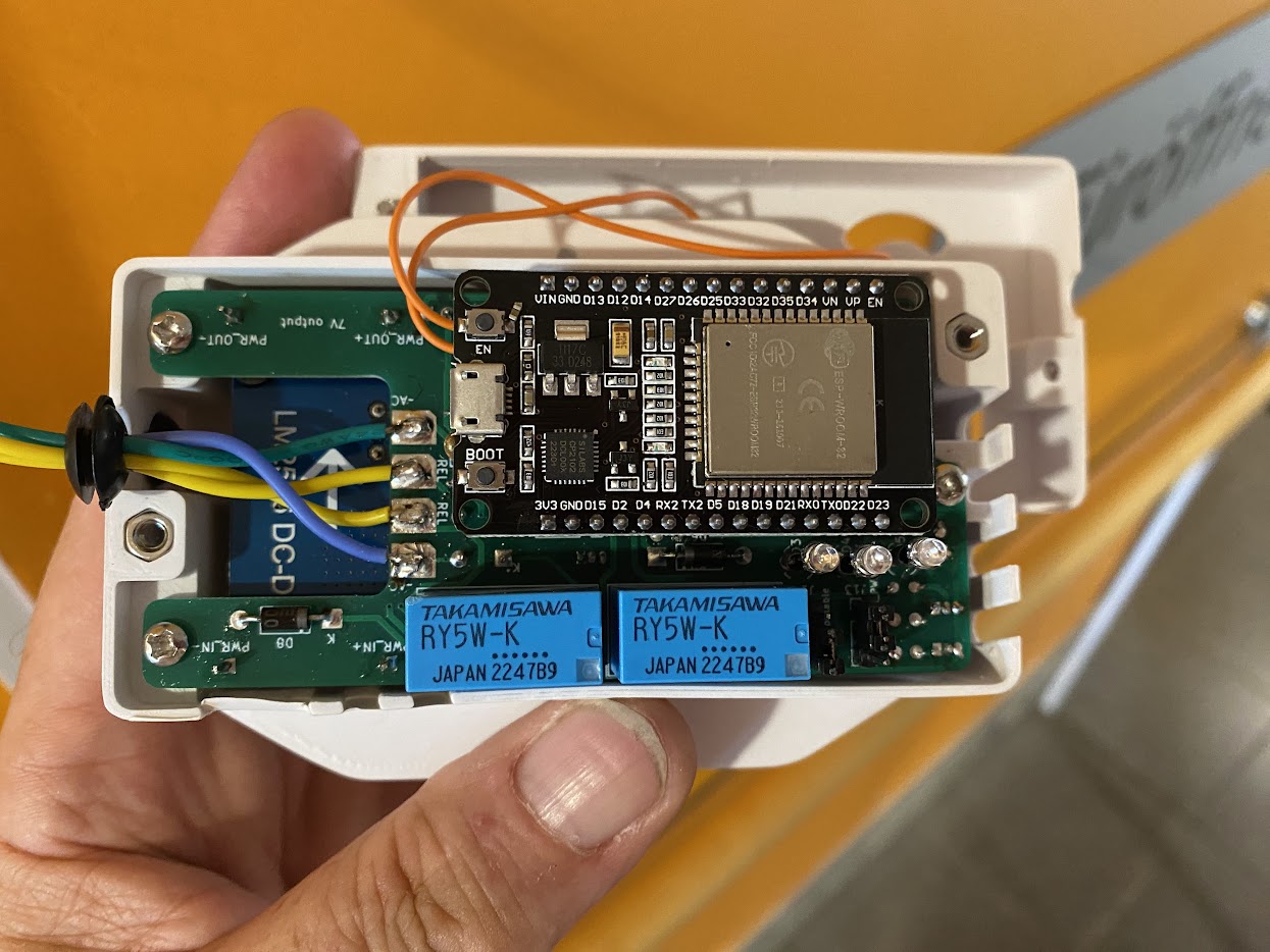 Bot-Pilot Türöffner für Service-Roboter und elektrischen Tür- oder Rolltorantrieben